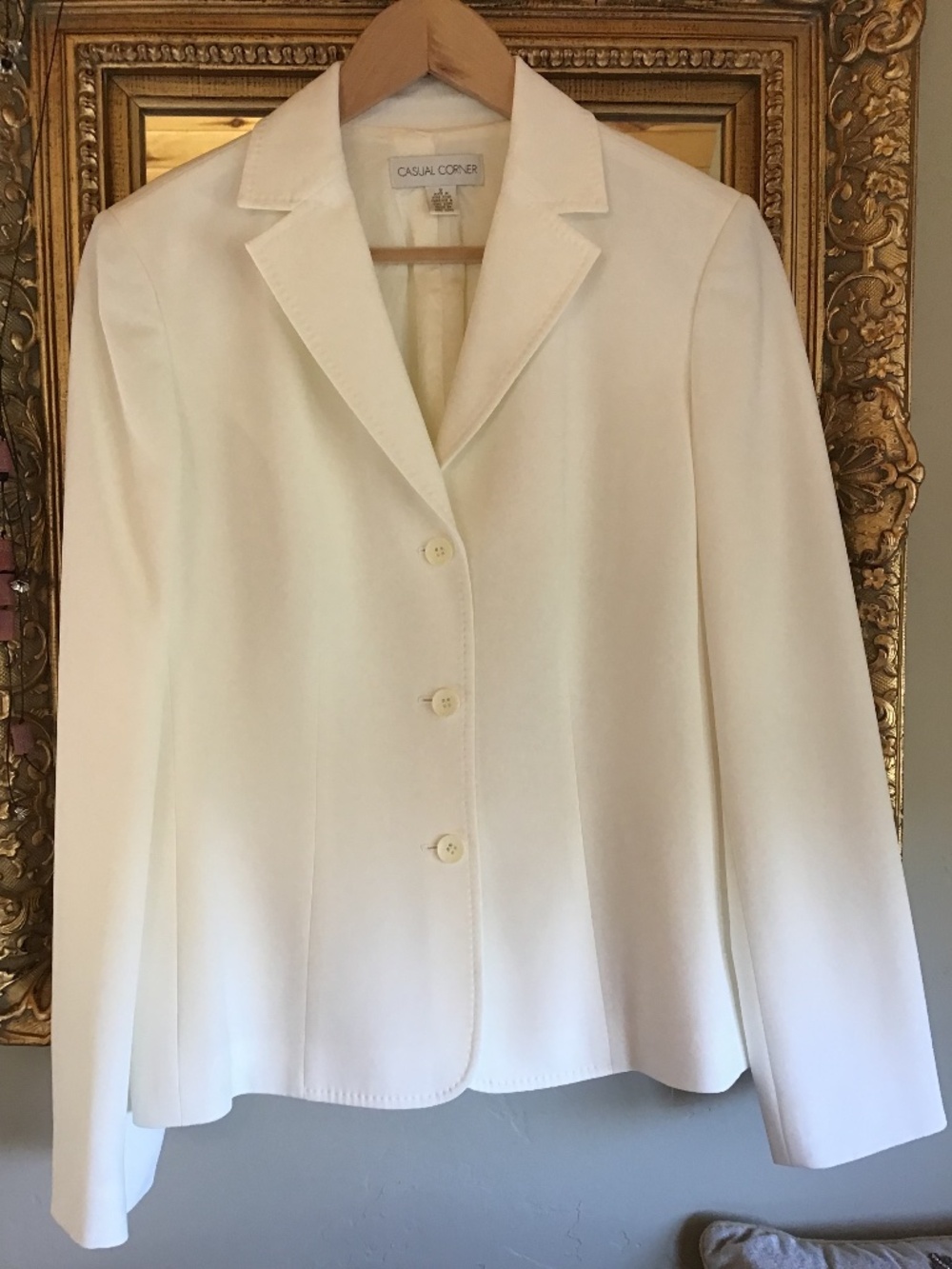 White summer jacket blazer